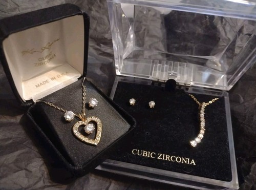 Vintage 90er CZ Herz Halskette Ohrring Set durchbohrt mehrere Steine neu aus altem Lagerbestand USA verpackt 2 Sets - Bild 1 von 16
