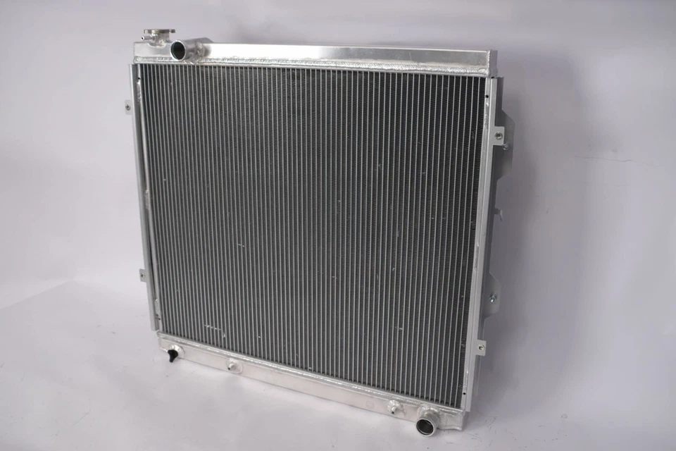 Radiador de alumínio completo para Toyota: 2001-2004 Sequoia e 2004-2006 Tundra 4.7L V8 - Imagem 4 de 4
