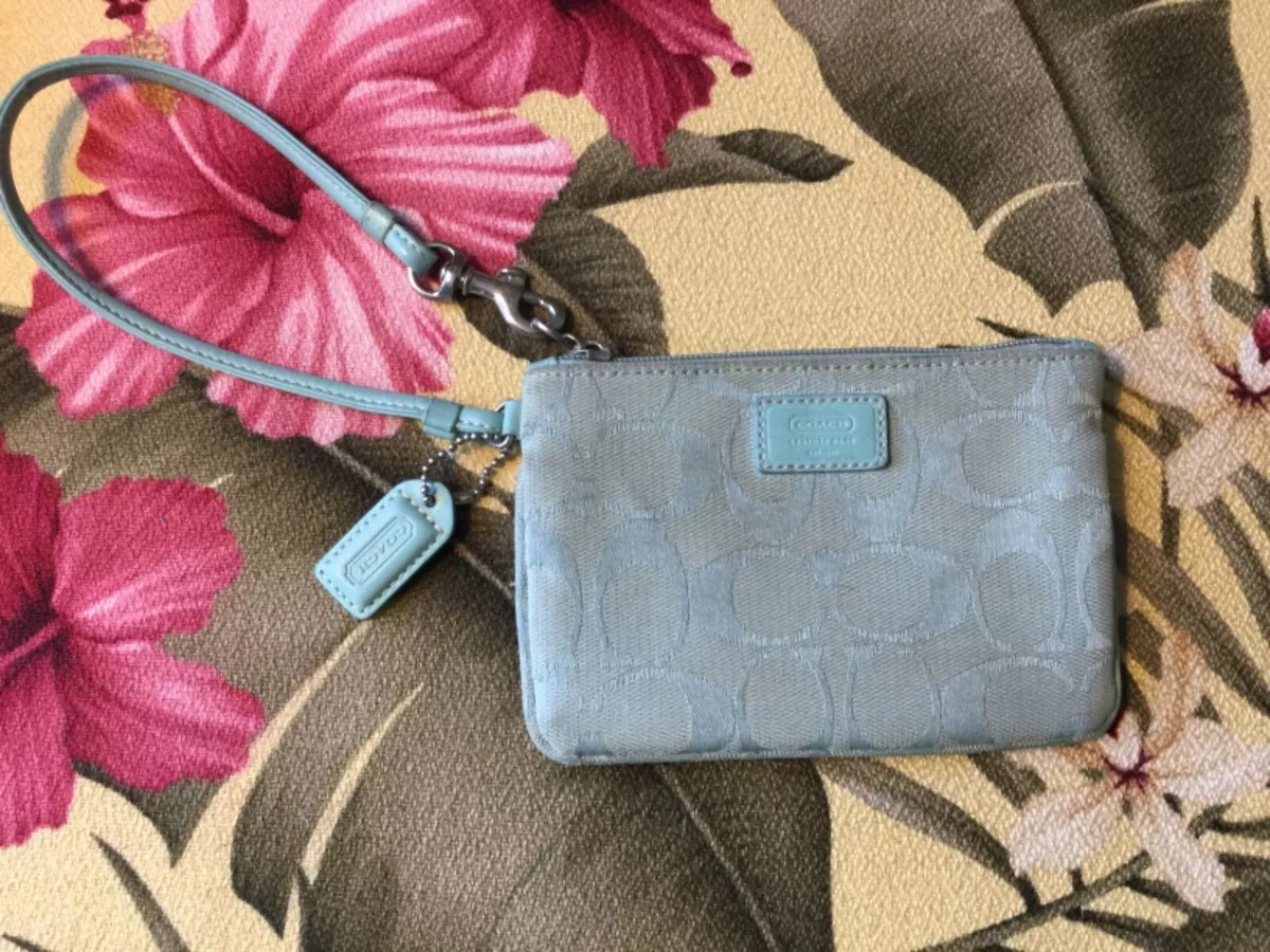 Blue coach wallet 2025 women's