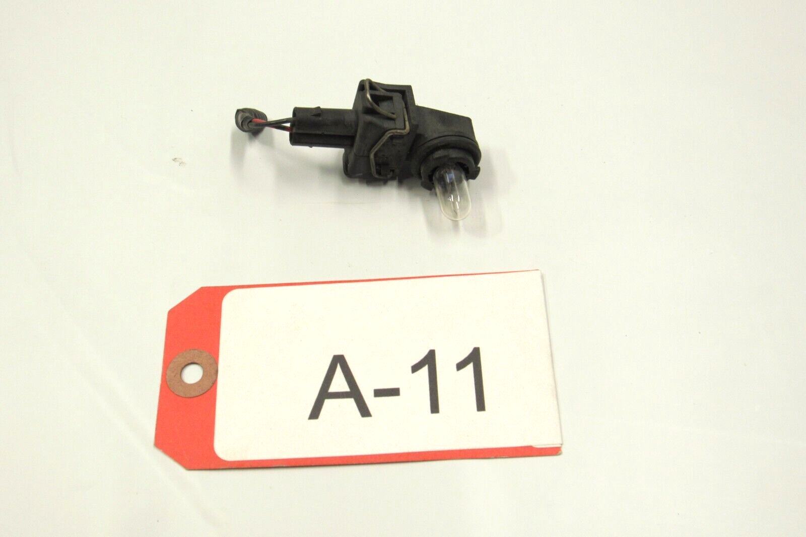 9803 XJR Jaguar XJ8 VDP X308 Front BULB SOCKET Side Marker Light Lamp