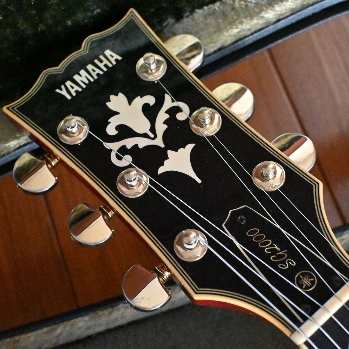1981 Vintage YAMAHA SG2000 Red Sunburst + genuine Yamaha 1981 Vintage YAMAHA SG2000 Red Sunburst + genuine Yamaha