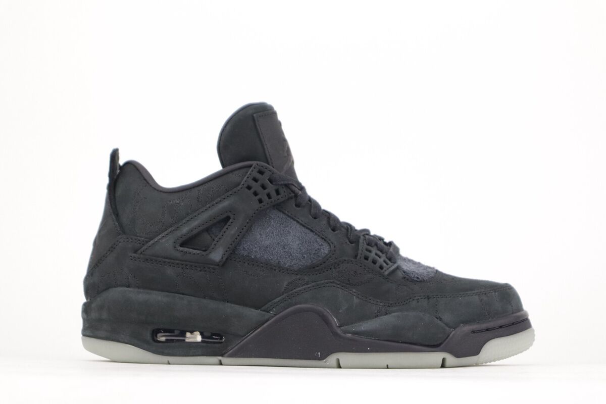 Nike Air Jordan 4 Retro x KAWS Black 930155 001 Size 9.5 Nike Air Jordan 4 Retro x KAWS Black 930155 001 Size 9.5