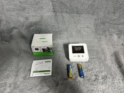Schneider Wiser Raumthermostat Zigbee Display App CCTFR6400