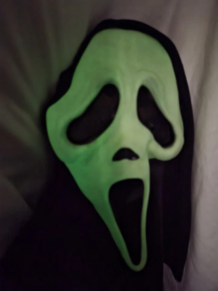 Vintage 90s Scream Ghostface Mask Glow In The Dark Easter Unlimited Inc. - Image 2 of 4