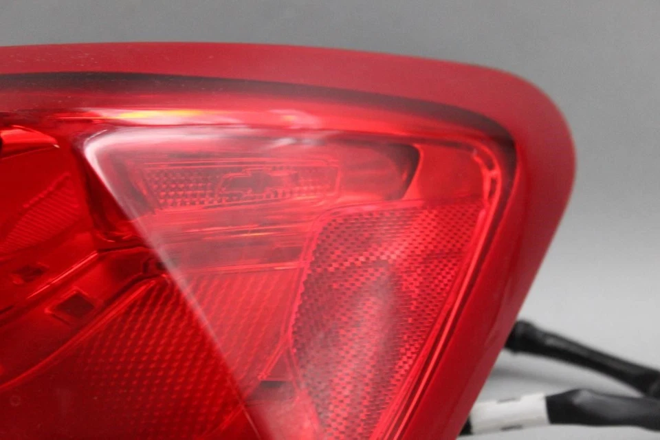 Cuarto de luz trasera pasajero derecho montado para Chevrolet Malibu 16-23 OEM 38560 Foto 2 de 4