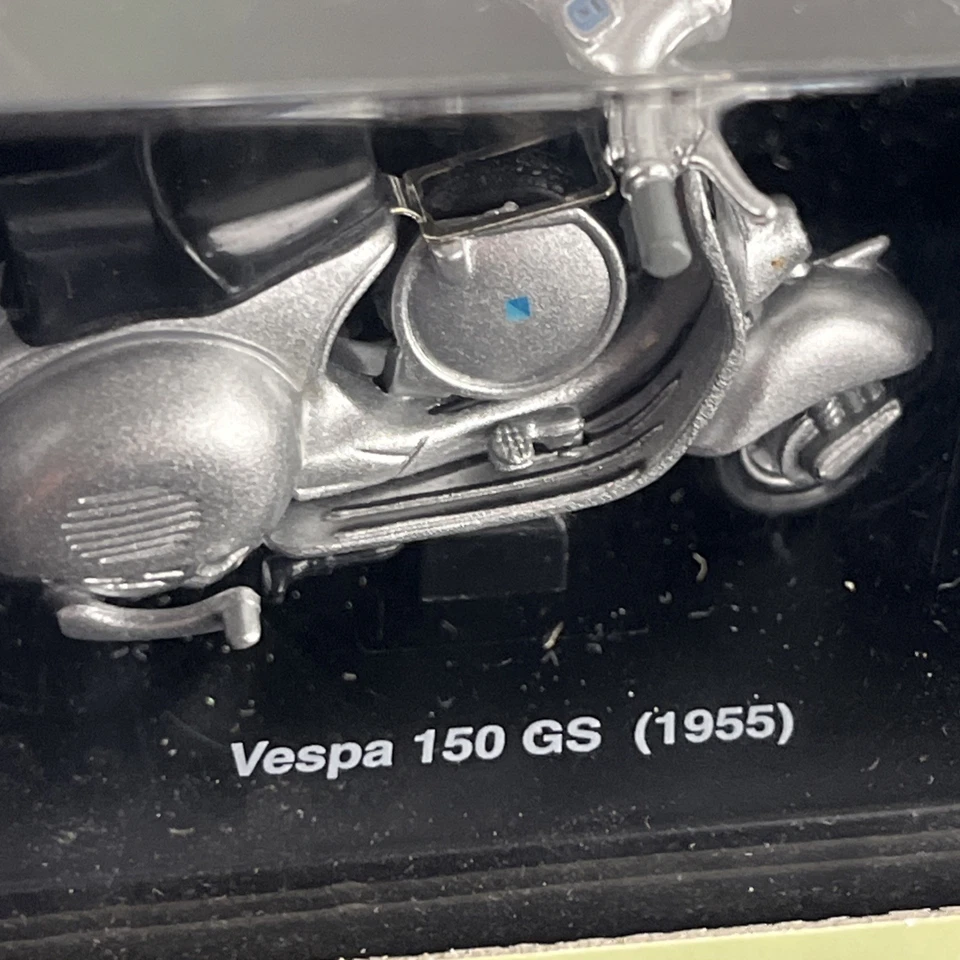 Vespa 150 1955 Silver Diecast 1:32 Scale Scooter Moped Motorcycle NewRay New - Image 4 of 4