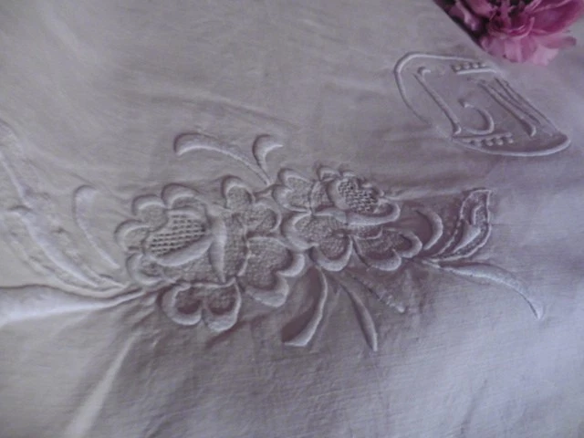 ANCIEN DRAP RETOURS PUR LIN CREME"LM"JOURS BRODERIESOURLETS MAIN 265X230 CM - Photo 3/4
