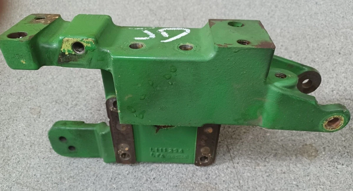 L111294 JOHN DEERE 6405 6410 6605 FAN BRACKET ASSEMBLY | eBay