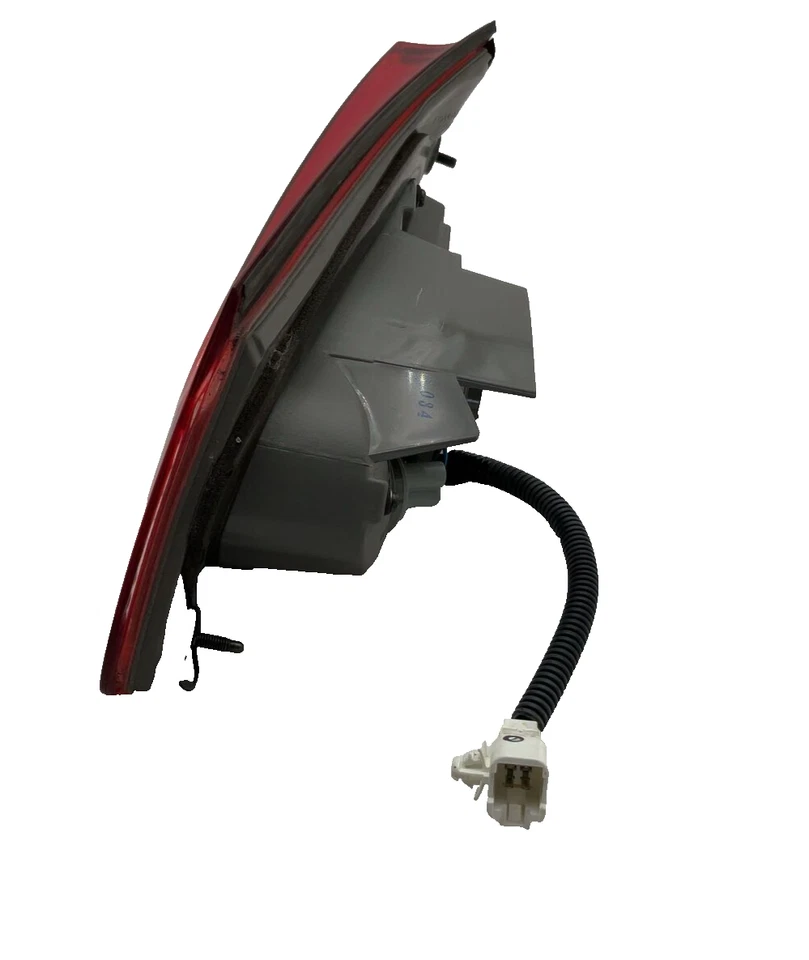 Conjunto de luces traseras Lexus IS350 2006-2010 lado del conductor izquierdo sedán montado en la cubierta Foto 2 de 4