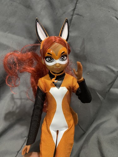 Modellino bambola moda Rena Rouge Miraculous Ladybug 11,5" Playmates - Foto 2 di 5