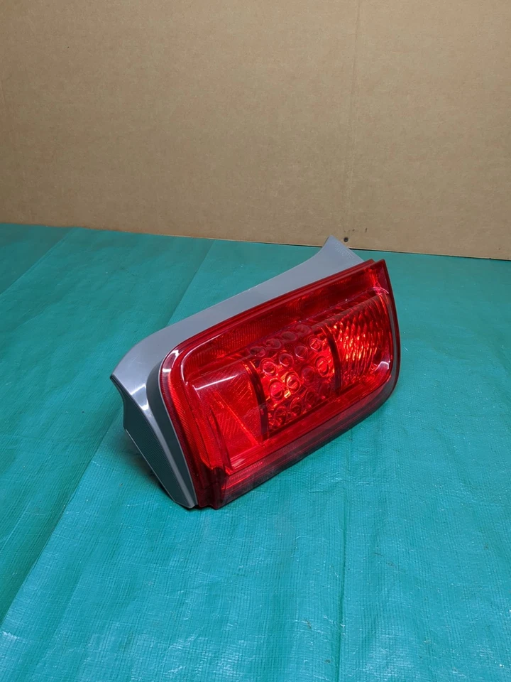 Пара задних фонарей для левого и правого водителя и пассажира 2008-2010 Scion XB от оригинального производителя  - Изображение 3 из 4