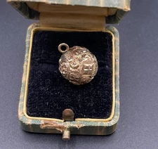 Antique Heavy Yellow GF Victorian Round Ball Repousse Fob Charm Pendant. 4.17g