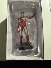 ACTION FIGURE MARVEL MOVIE COLLECTION IRON MAN - TONY STARK