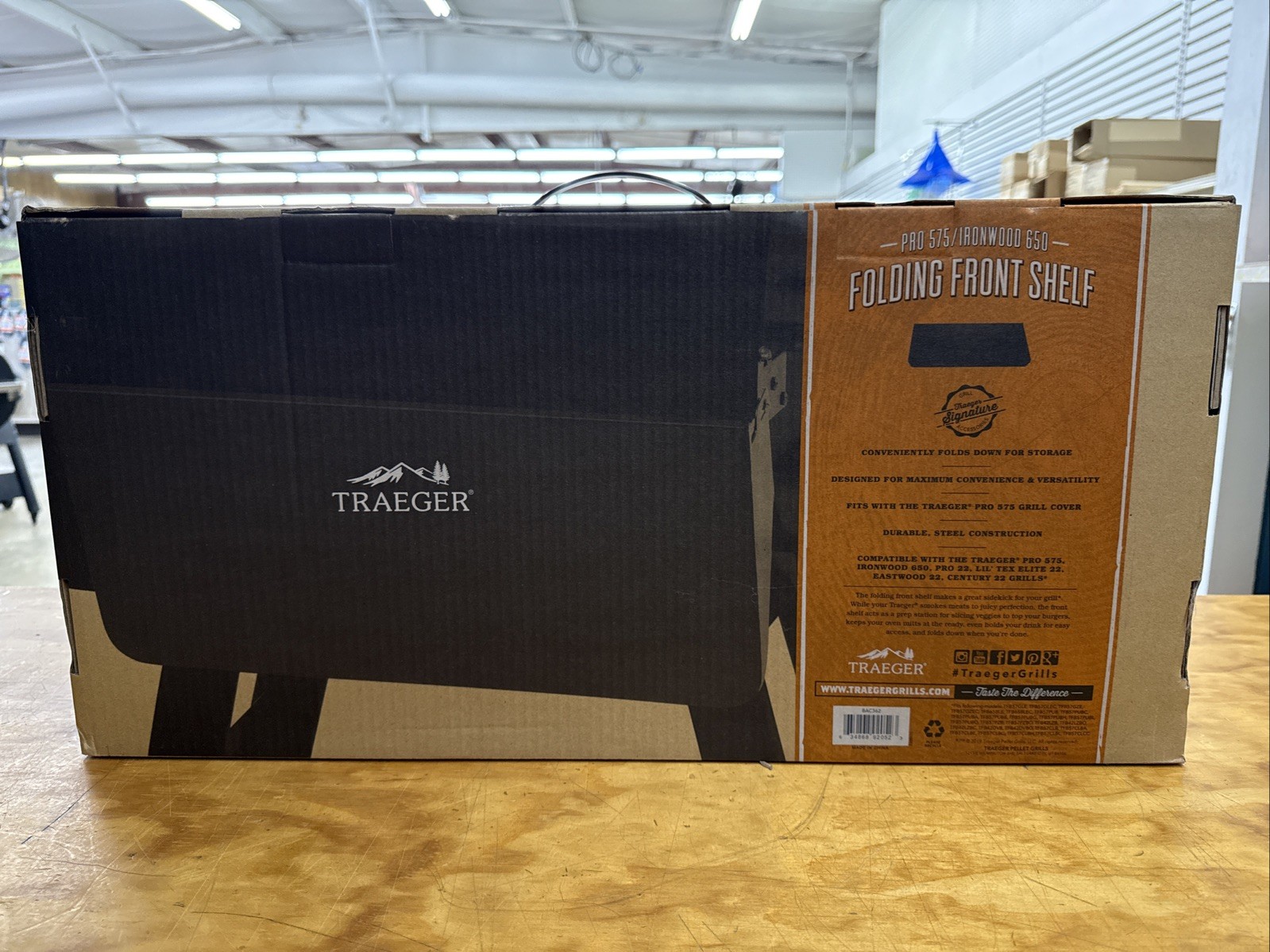 Traeger Front Folding Shelf (Pro 575, Ironwood 650 Grills) B