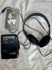 Sony Walkman WM-FX305 Cassette and Radio Work Include Headphones Tape  Battery