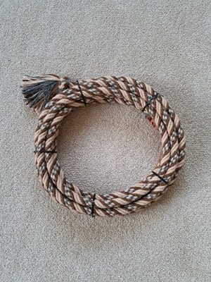Neu 5/8'', 6 Strang Alpaka Mecate Zügel. Ca. 22 Meter lang mit Lederdruckknopf.