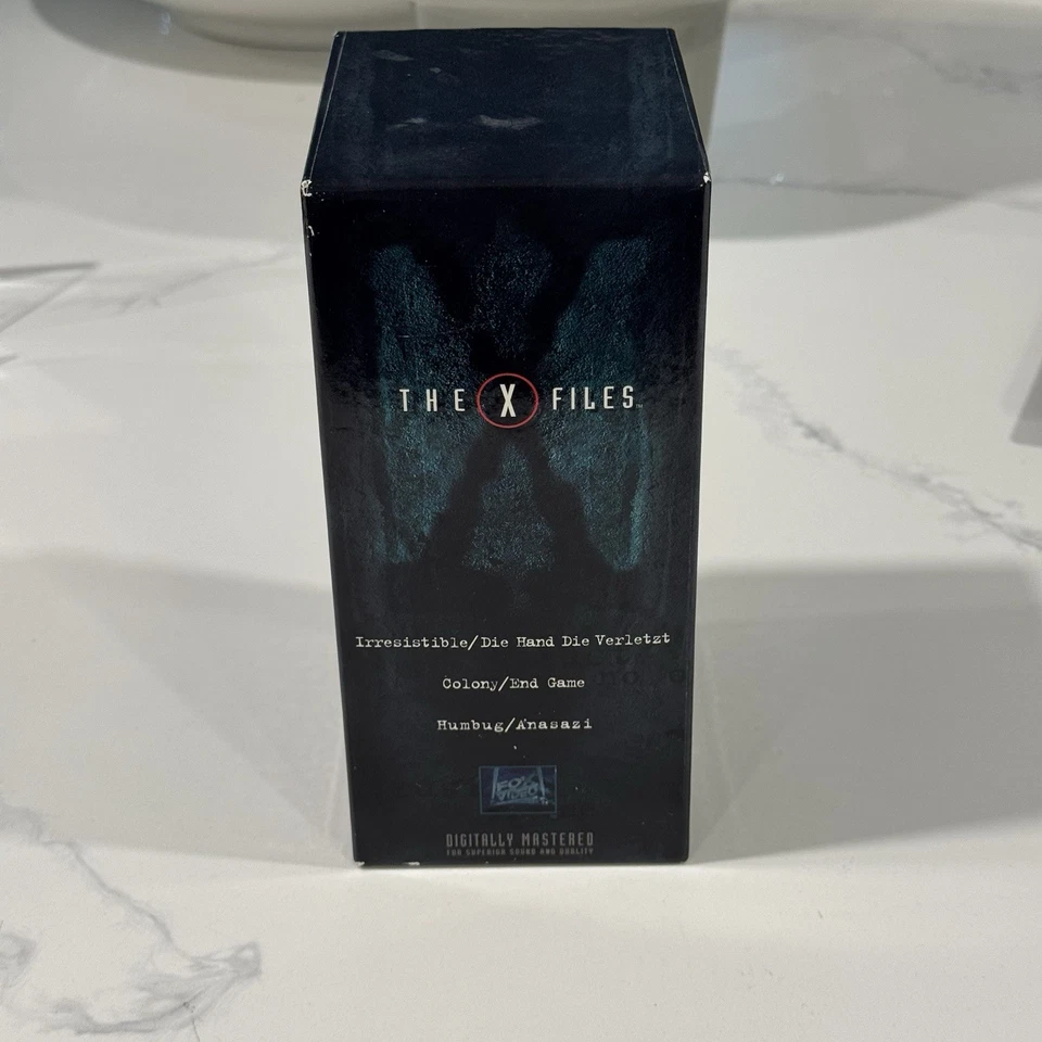 The X-Files Boxed Set - Vol. 3 (VHS, 1997, 3-Tape Set) Good Condition - Image 4 of 4