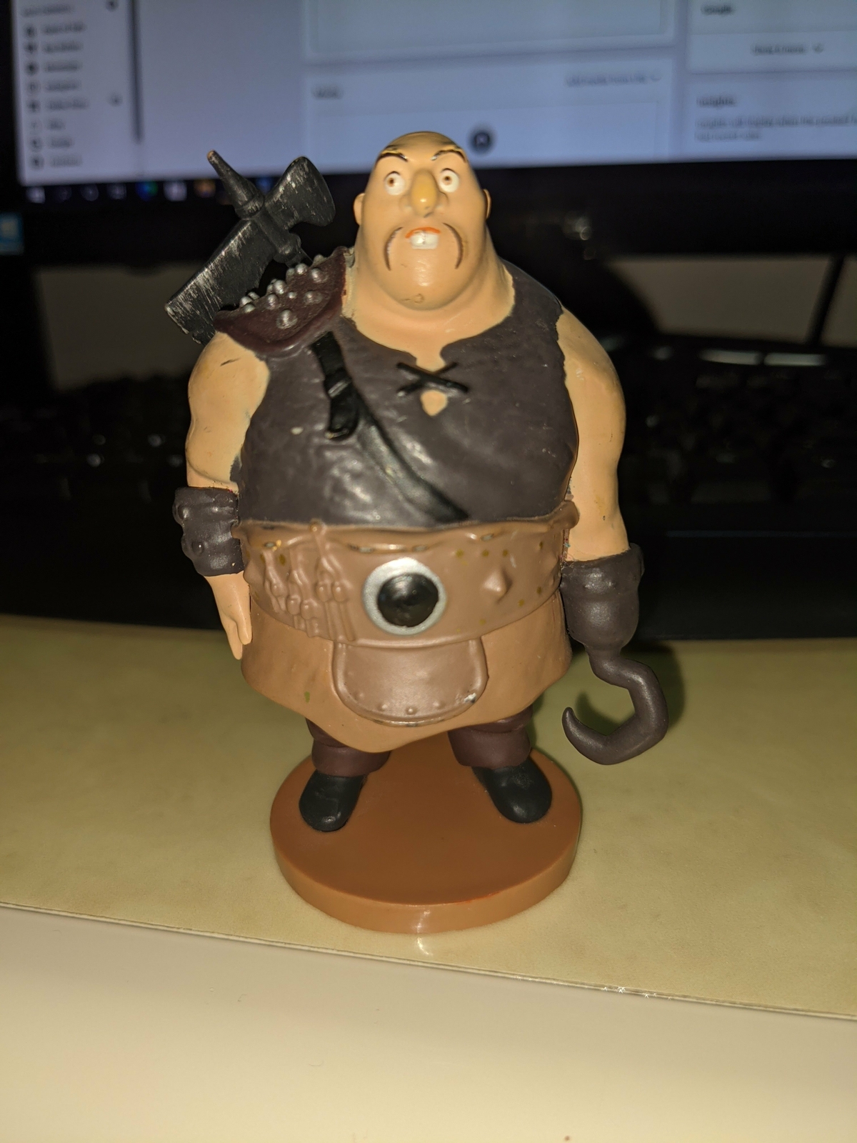 Walt Disney Tangled Rapunzel's Adventure Hook Hand Thug Figure Cake