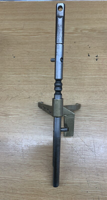 TRIUMPH TKC 2664 TR7 5 SPEED GEAR BOX SELECTOR SHAFT &, 1ST & 2ND SELECTOR FORK