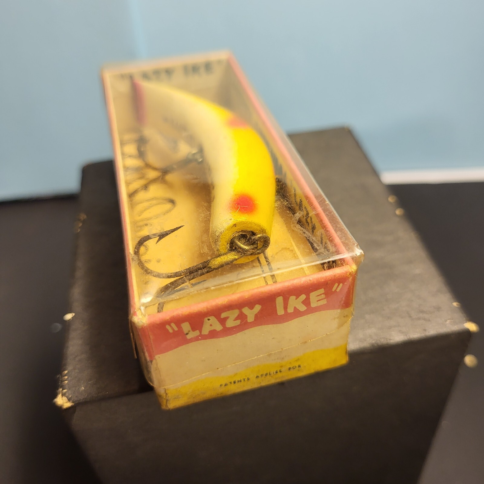 Lazy Ike KL-35 Wood Lure Box w/ Paper Made Fort Dodge,Iowa USA VTG $1.25 Sticker