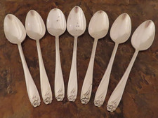 IS Daffodil Set of 7 Teaspoons Spoons 1847 Rogers Silverplate Vtg Flatware Lot H