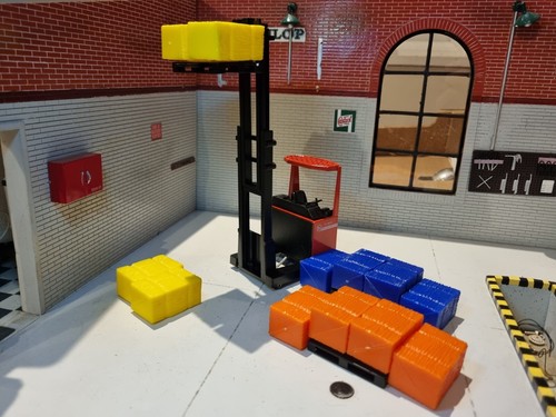 Forklift Reach Truck BT RT 1350 SE With 3 Pallets 1:24 Scale 1:25 Diecast Model - Picture 2 of 8