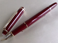 Montblanc Meisterstuck Classique 144 Fountain Pen Burgundy GT 14K F Nib