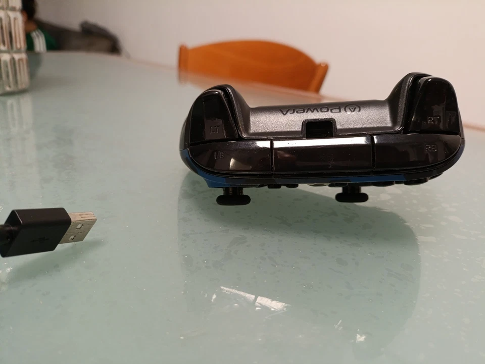 Microsoft Wireless Controller per Xbox Series X/S con Cavo USB-C - Carbon Black - Immagine 2 di 4