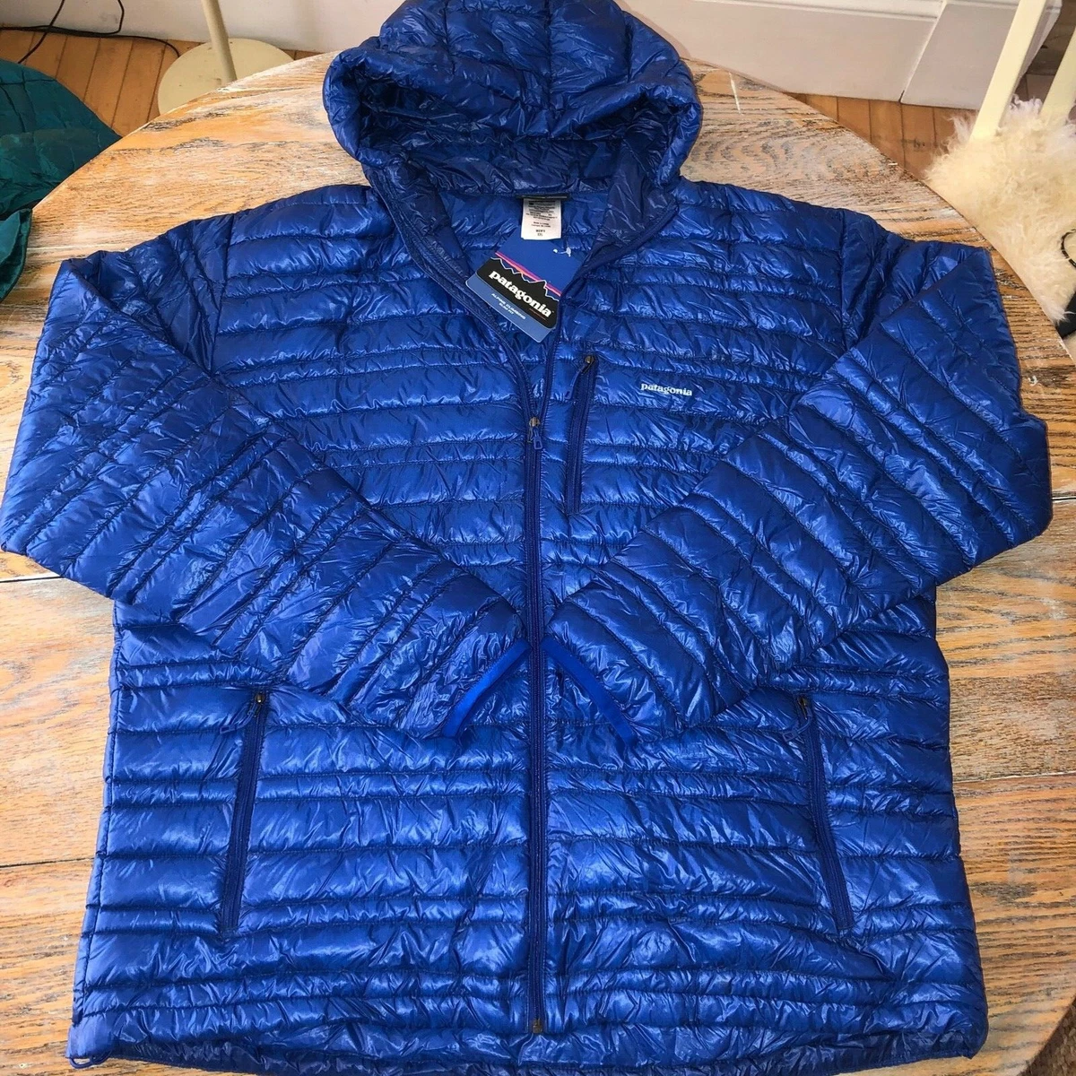 PATAGONIA mens Ultralight down hoody/viking blue/NWT/MXXL (pit to