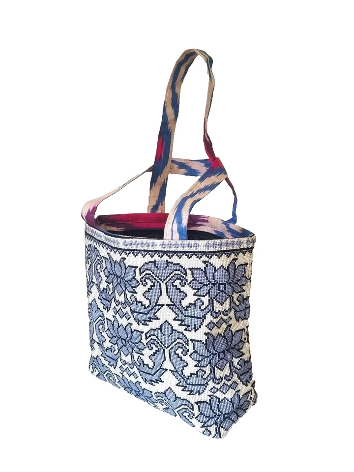 BOLSO DE MANO DE SEDA UZBEKO BORDADO A MANO COSIDO EN CRUZ DE PRIMERA CALIDAD Foto 4 de 4