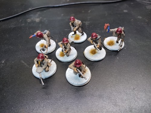 Soviet/Russian SMG Squad Winter w. LMG x7 - Plastic/Painted/28mm/Bolt Action - Picture 8 of 10