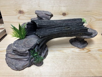 Aquarium Terrarium Decorative Large Hollow Log And Rocks