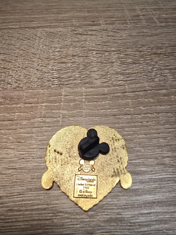 Prendedor Disney Día de San Valentín 2002 La Bella Durmiente Foto 2 de 4