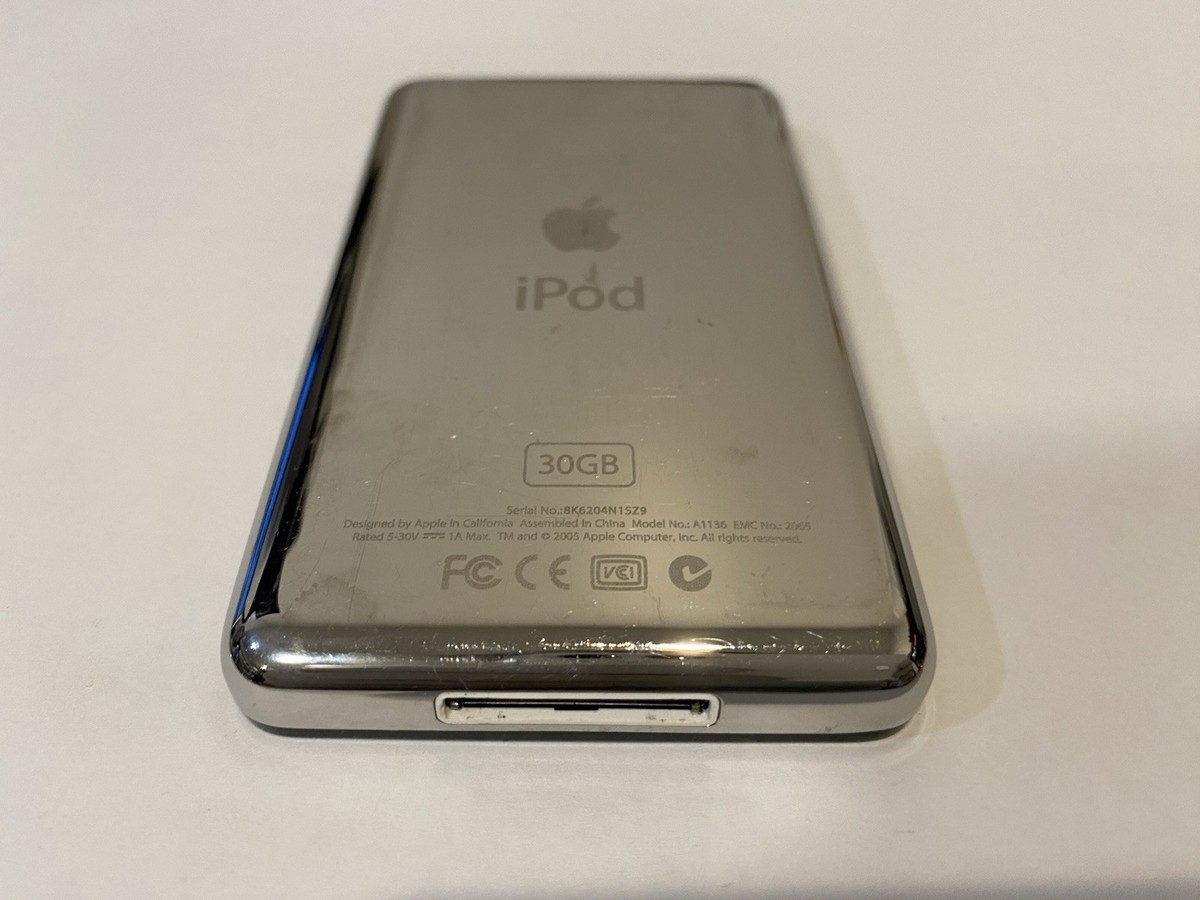 Apple iPod Classic Video 5th 5.5 Enhanced Generation (30GB) Black