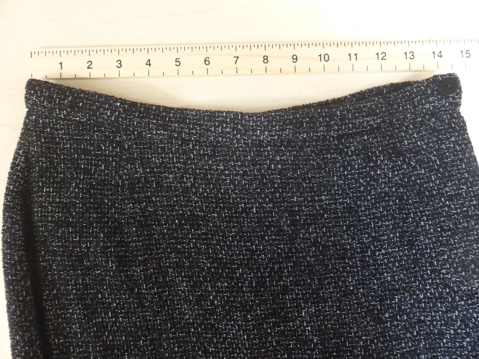 Windsmoor Black & White Tweed Skirt Size 10 Lined Side Zip and Side Slit - Image 3 of 4