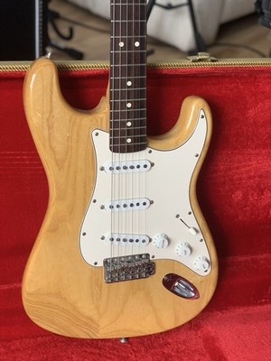 Fender  Classic Series 70's Stratocaster Electric Guitar mit Case