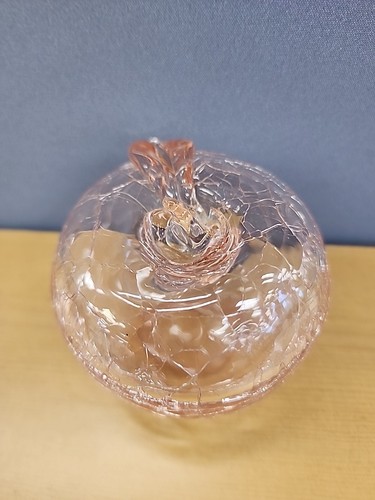 Blenko Crackle Pink Apple Art Glass Figurine Paperweight Glass Decor 3”T 3”W Vtg - Picture 9 of 10