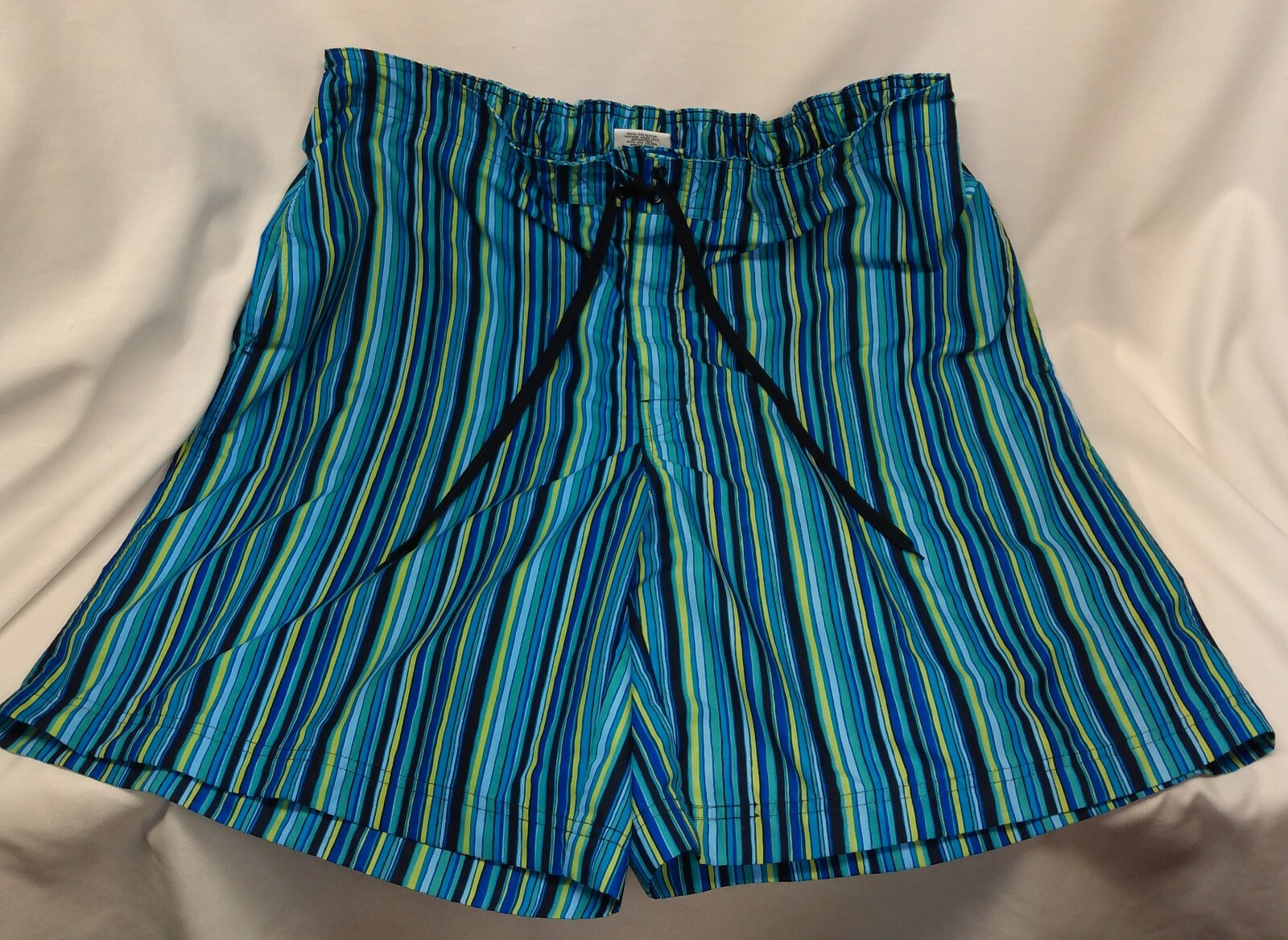 DONE DOWN UNDER MEN'S SWIM TRUNKS BOARD SHORTS BATHIN… Gem