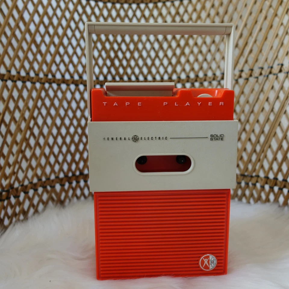 RARO De Colección 1967 GE G3700 Era Espacial Mod NARANJA Reproductor de Cinta de Cassette Audio Portátil Foto 2 de 4