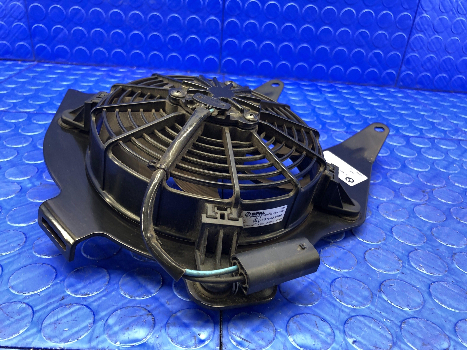 2014-2019 BMW I8 OEM REAR TRUNK MOUNTED ELECTRICAL FAN 17427639680