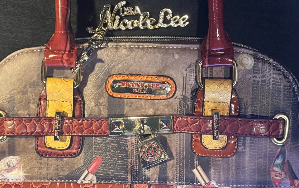 Bolso de Mano Nicole Lee Estructurado Pensamientos de Ti Correa para el Hombro 15"x13"x5.5 Foto 3 de 4