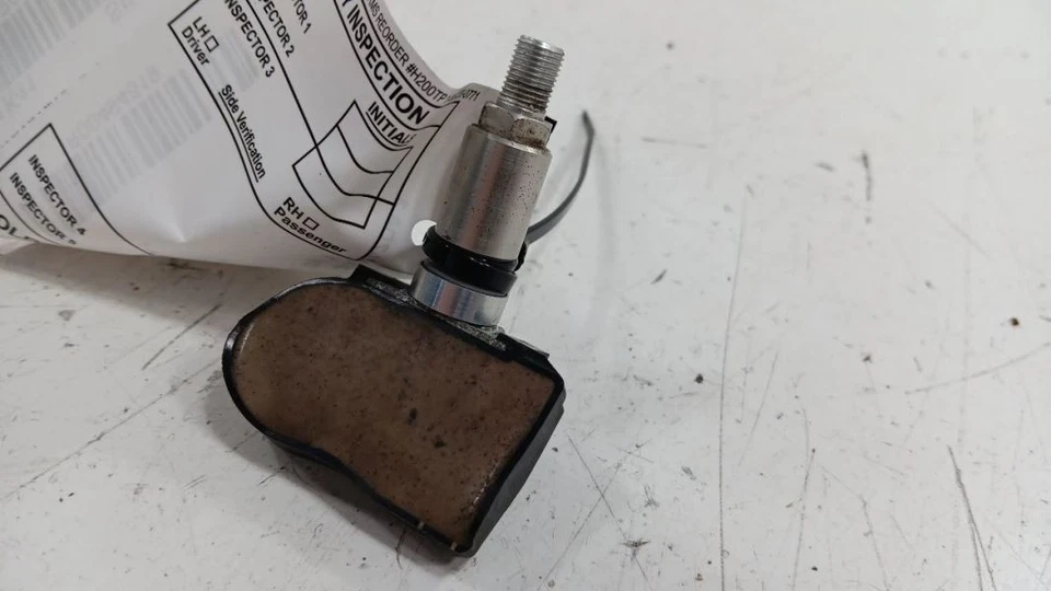 Sensor sistema monitor presión neumáticos Mazda 3 TPMS 2010 2011 2012 2013 Foto 2 de 4