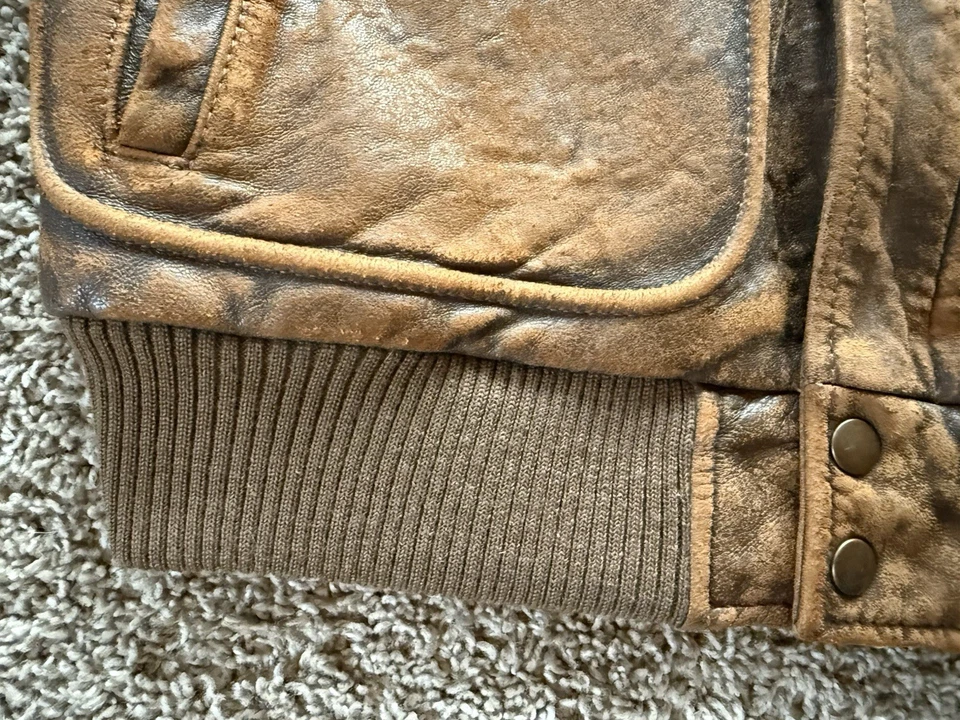 Chaqueta de bombardero de combate de cuero envejecido forrada marrón suave de colección Remy para hombre 40 Foto 4 de 4