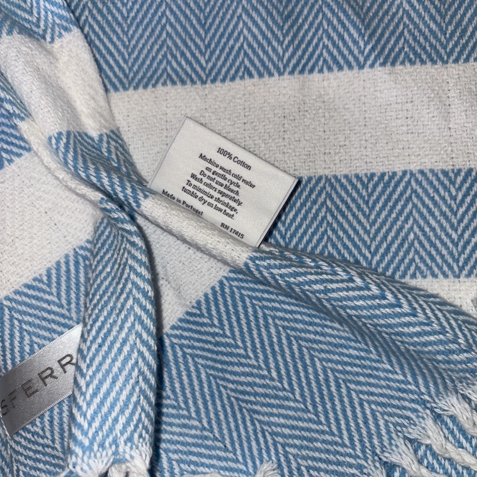 Manta Sferra 71"x 53” espiga, algodón flecos a rayas azul claro/blanco Foto 3 de 3