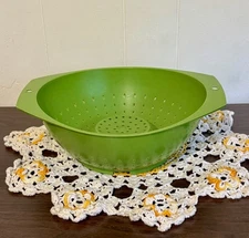 Vintage Deka Plastics Green Plastic Collander Strainer 70s