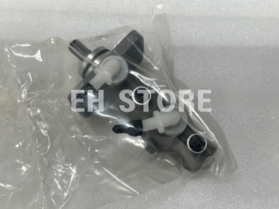 【Ree】E215 エンボッサープレート(5,900) Genuine CYLINDER ASSY-BRAKE MASTER 585104E650 58510-4E650