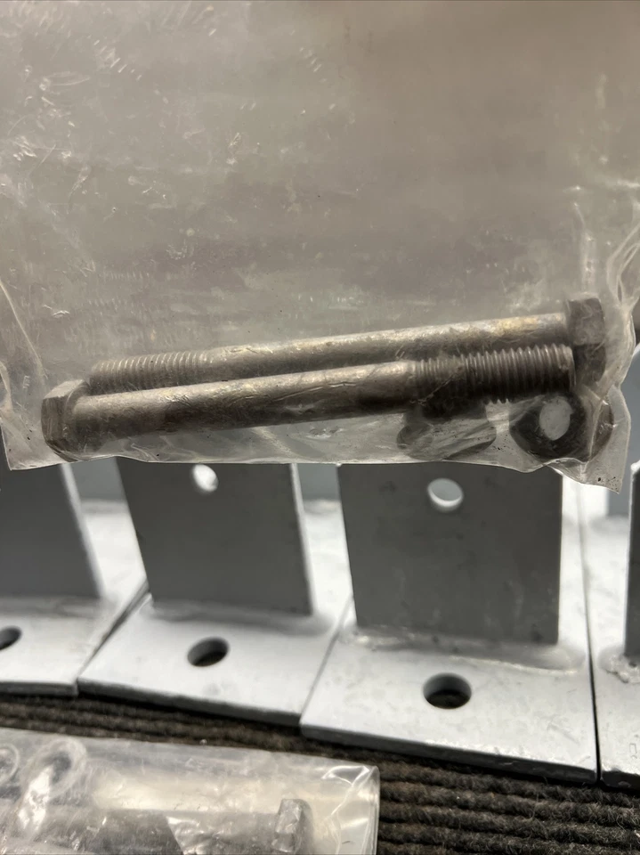 Caja de 4 sistemas de canales de alta resistencia Hilti MIC-CU-MAH Unistrut Foto 3 de 4