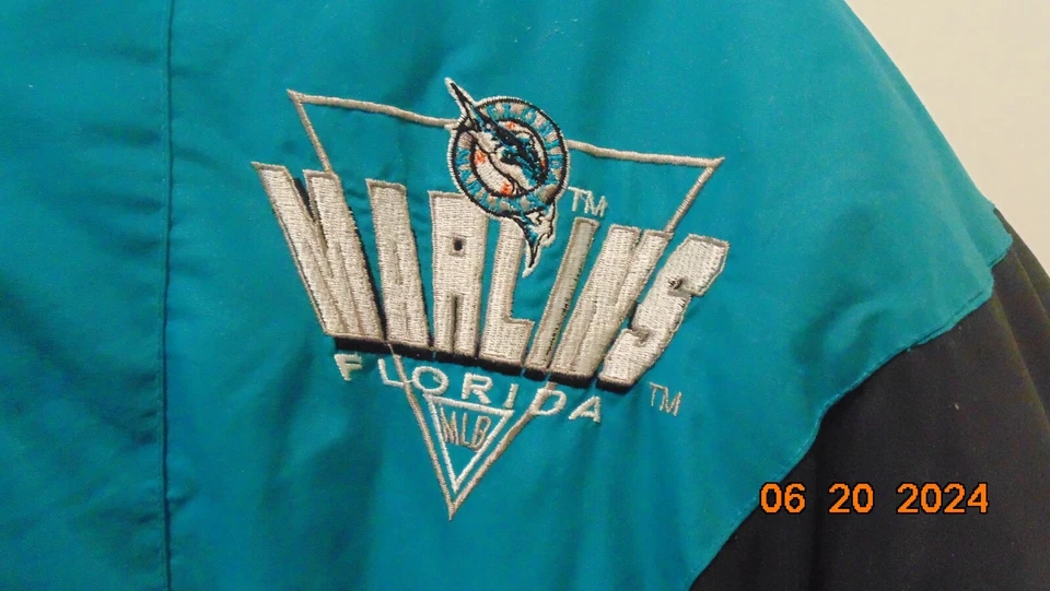 VTG Florida Marlins Logo 7 Puffer Hooded Zip/Snap Close Jacket MLB Boys Size 8 - Image 4 of 4