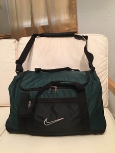 green nike gym bag
