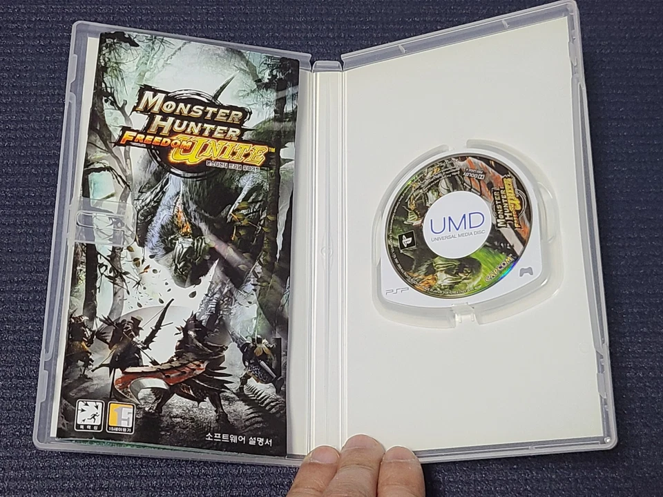 Sony PlayStation Portable Monster Hunter Freedom Unite Korean Version Game PSP - Image 4 of 4